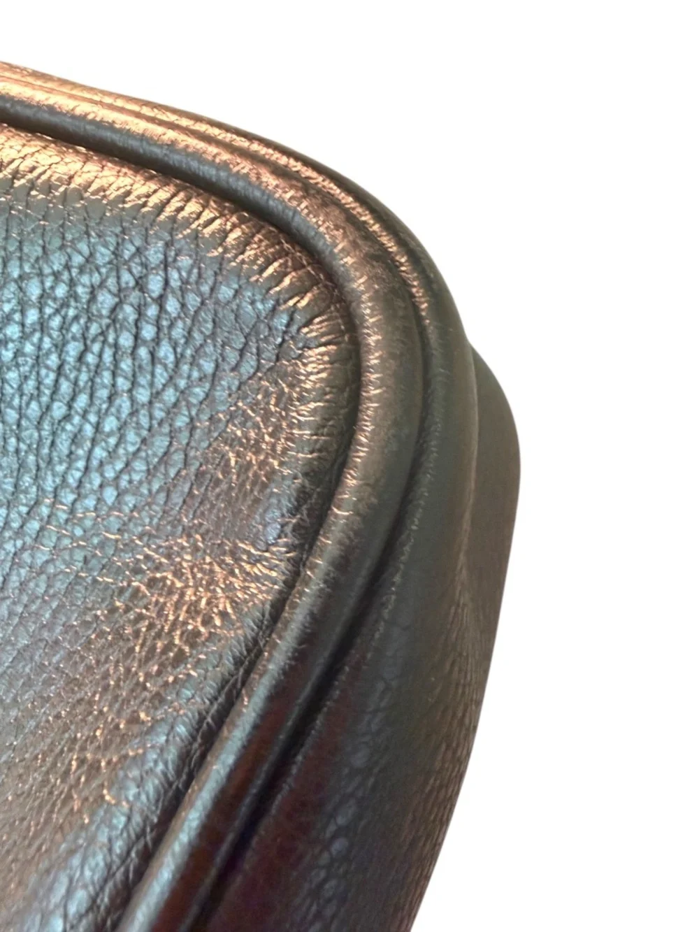 Gucci black pebbled